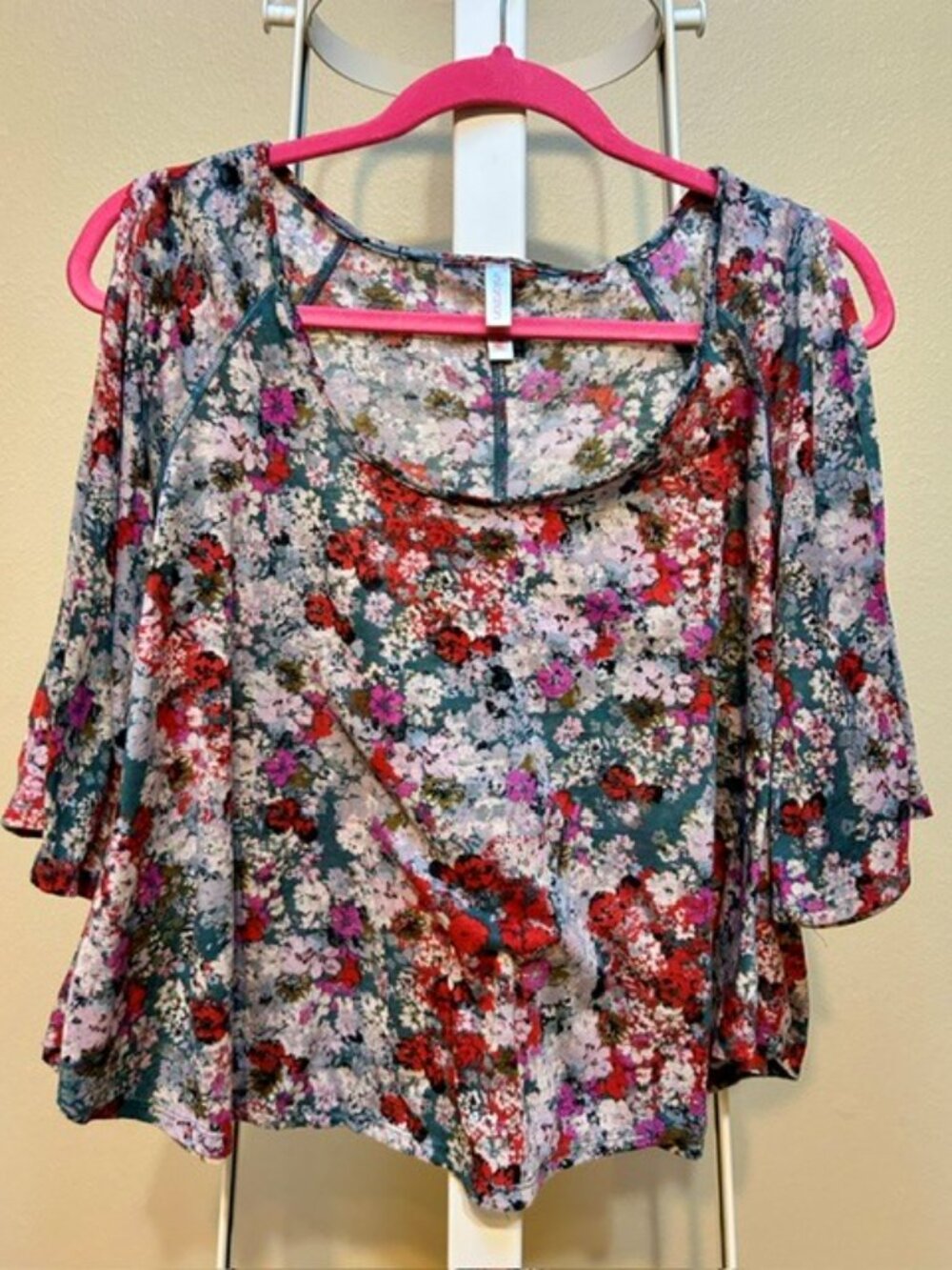 Floral Swing Top with Open Sleeve SZ M